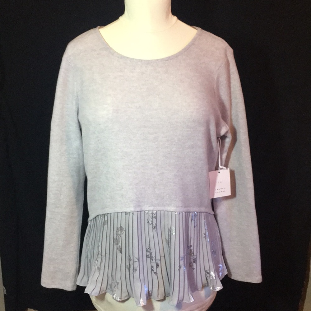 New Dove Gray Sweater with Silver Accents 💐